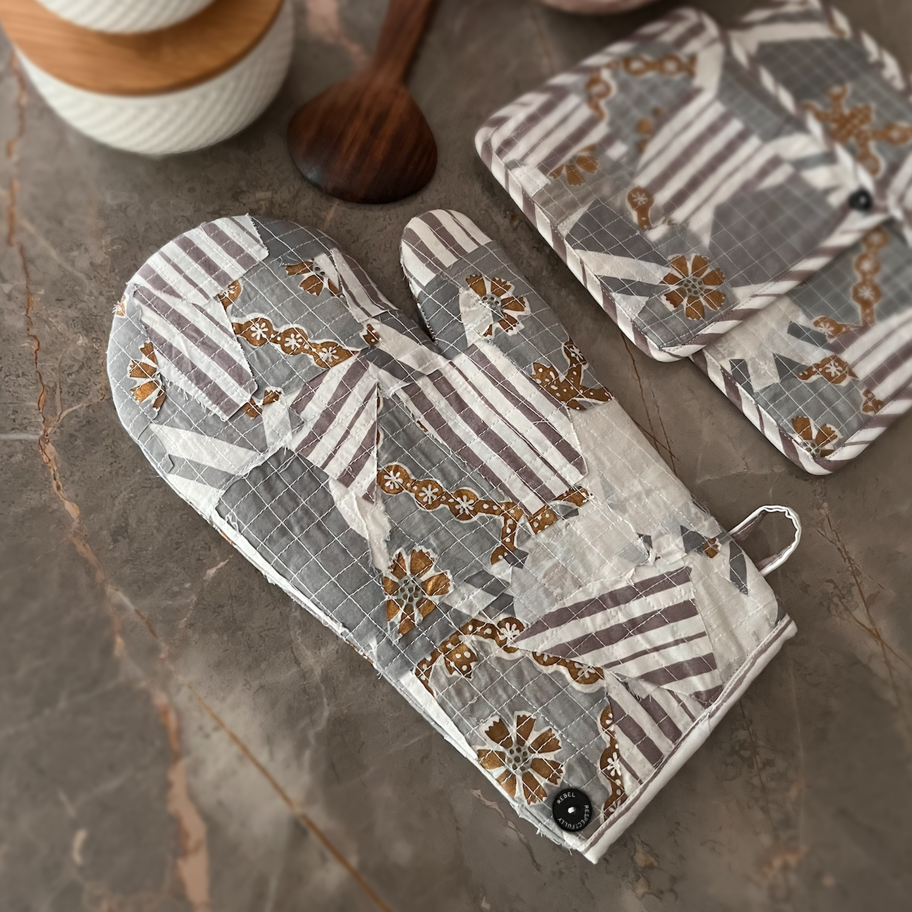 Buy sustainable kitchen mitts