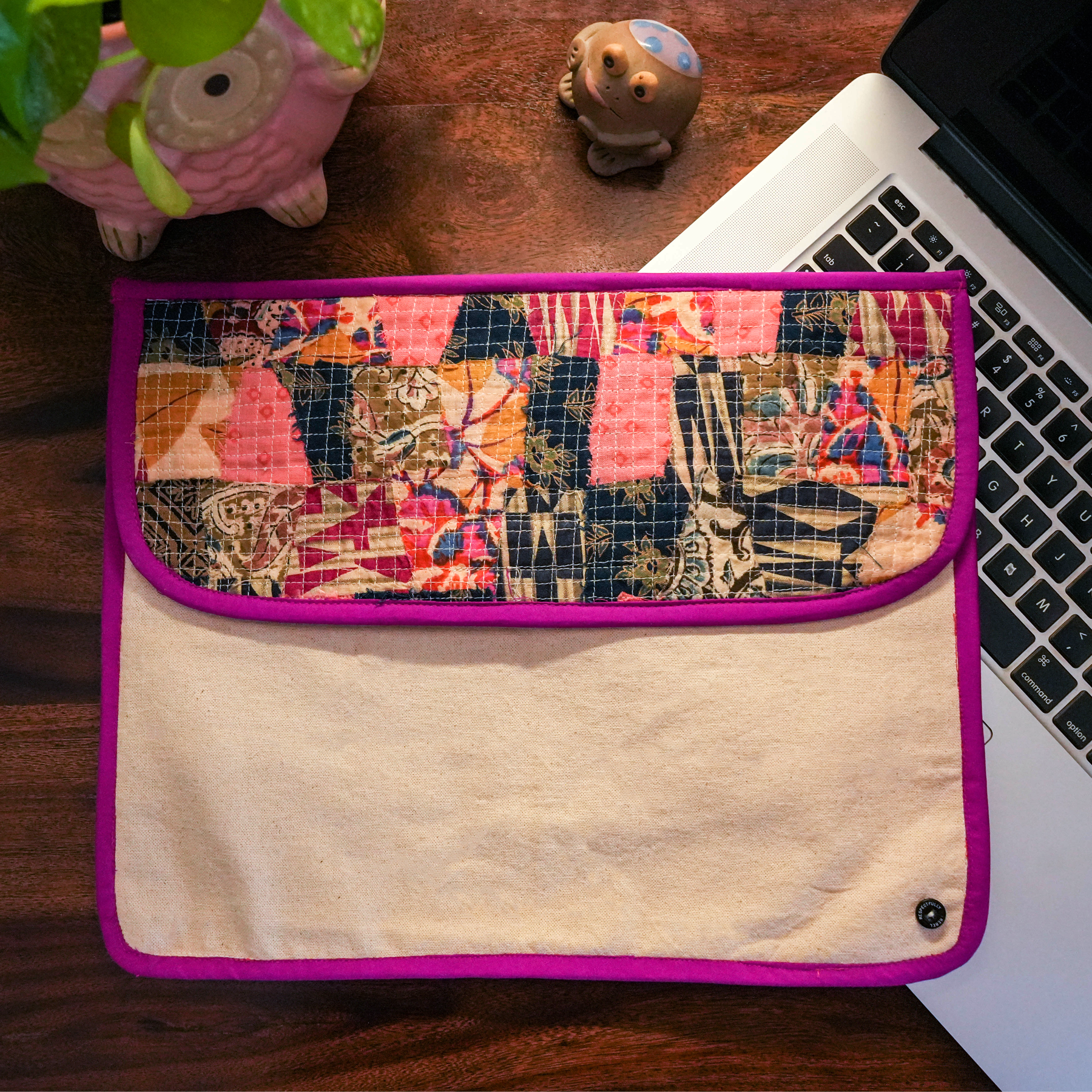 Buy sustainable laptop sleeve