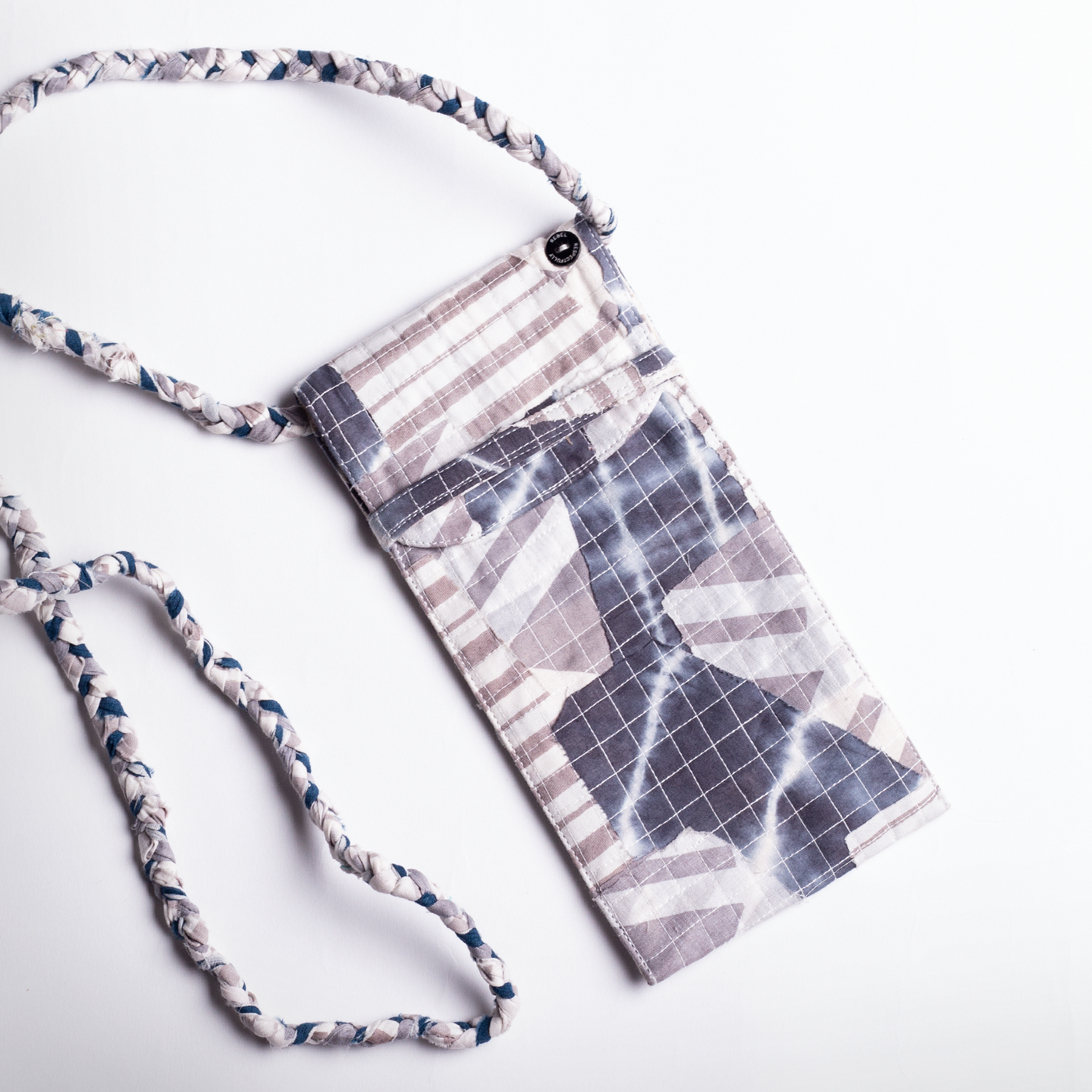 Order zero-waste phone holder