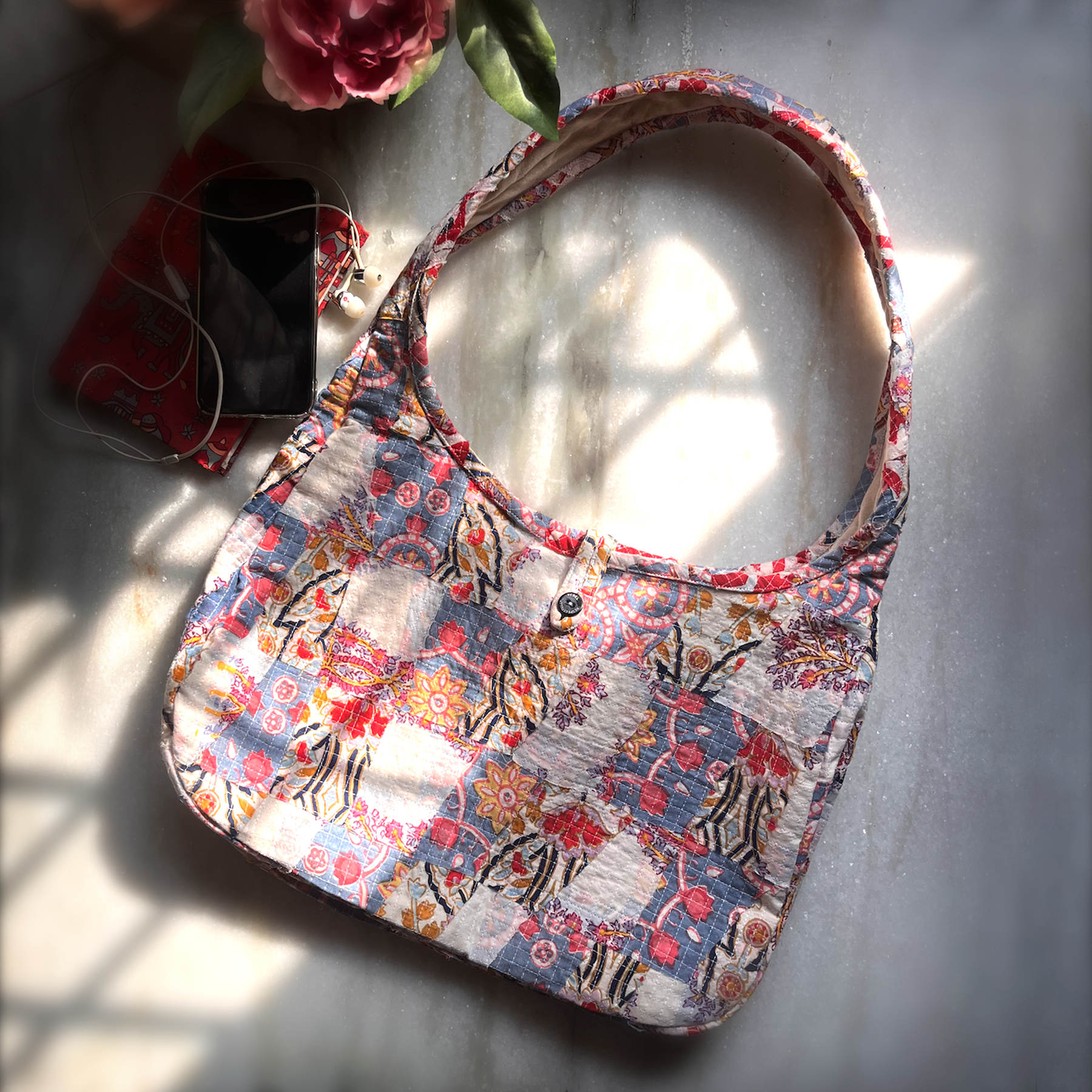 Buy sustainable shoulder bag for daily use