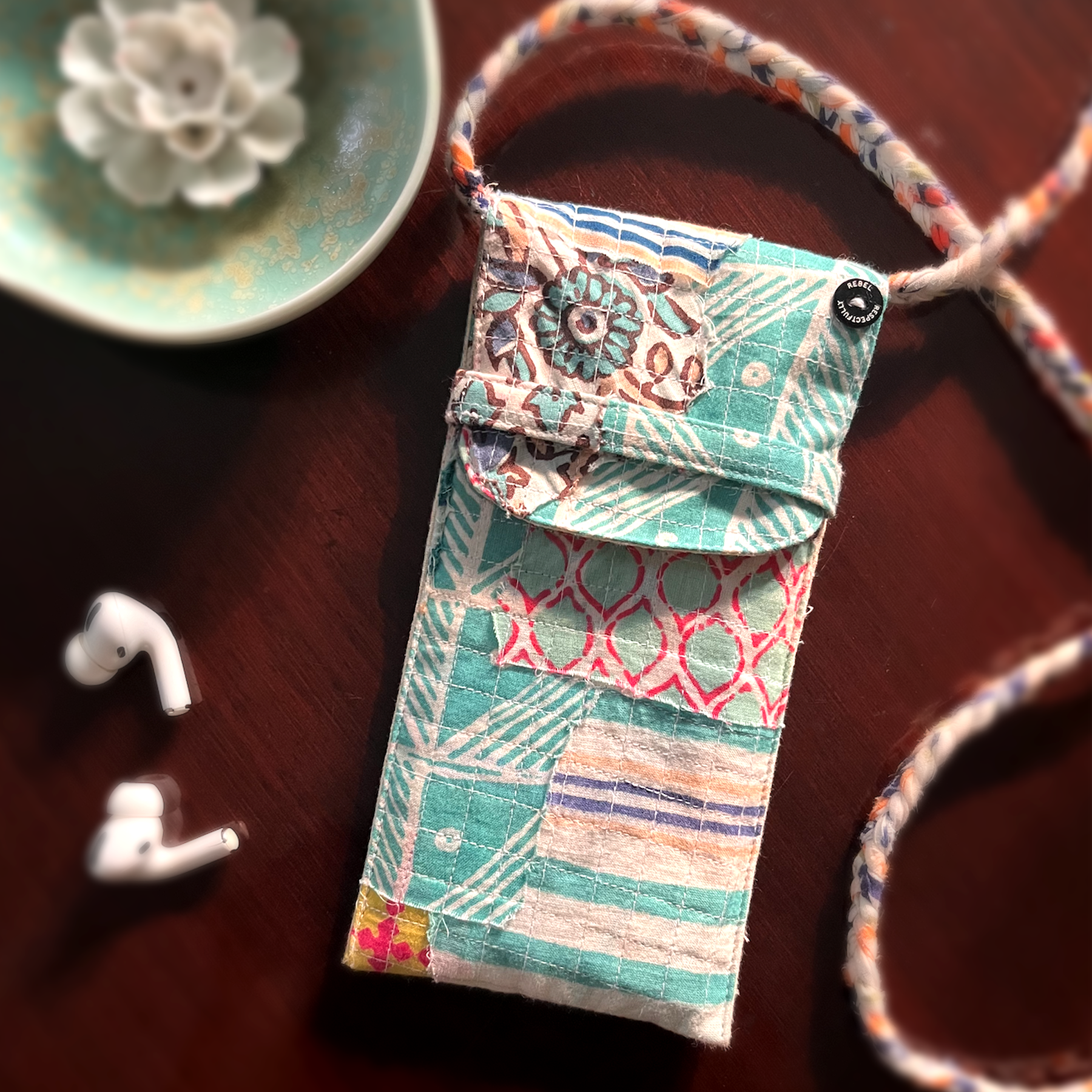 Shop sustainable mobile pouch online