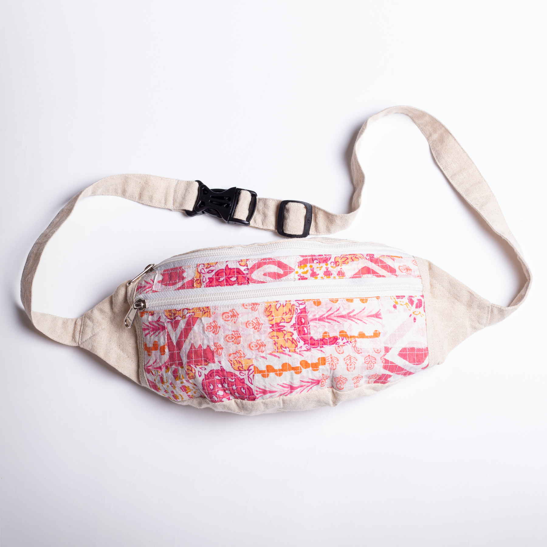 Seams Unbranded sustainable pouch