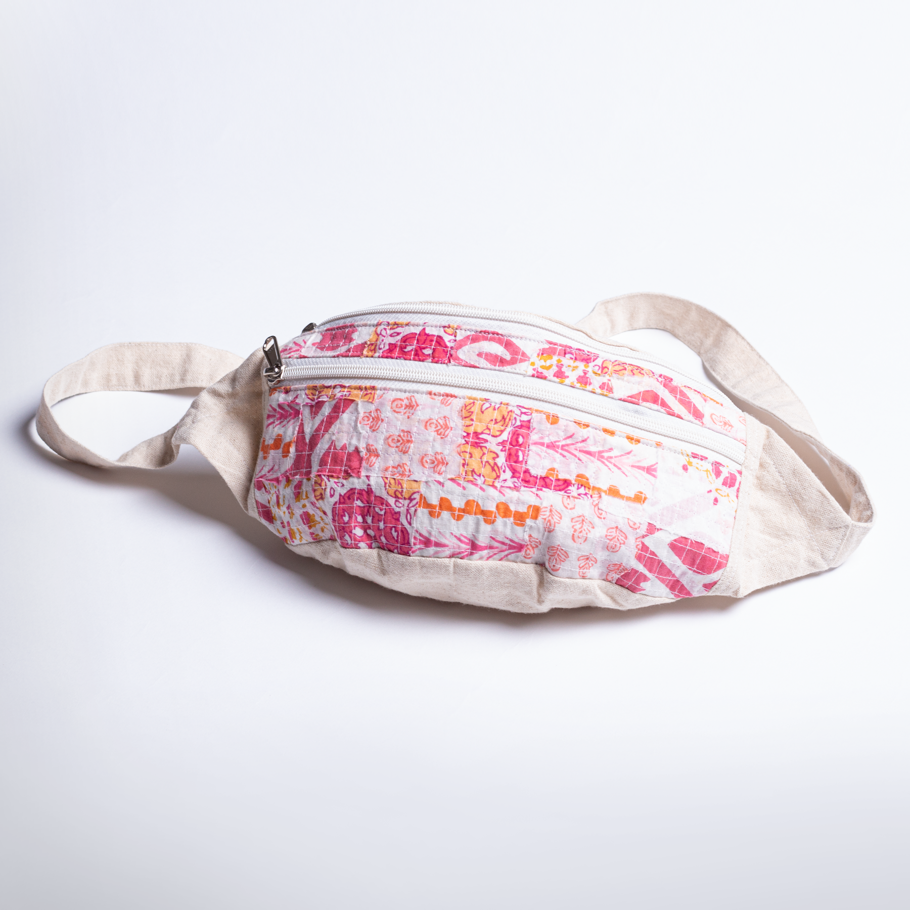 Seams Unbranded eco travel bag